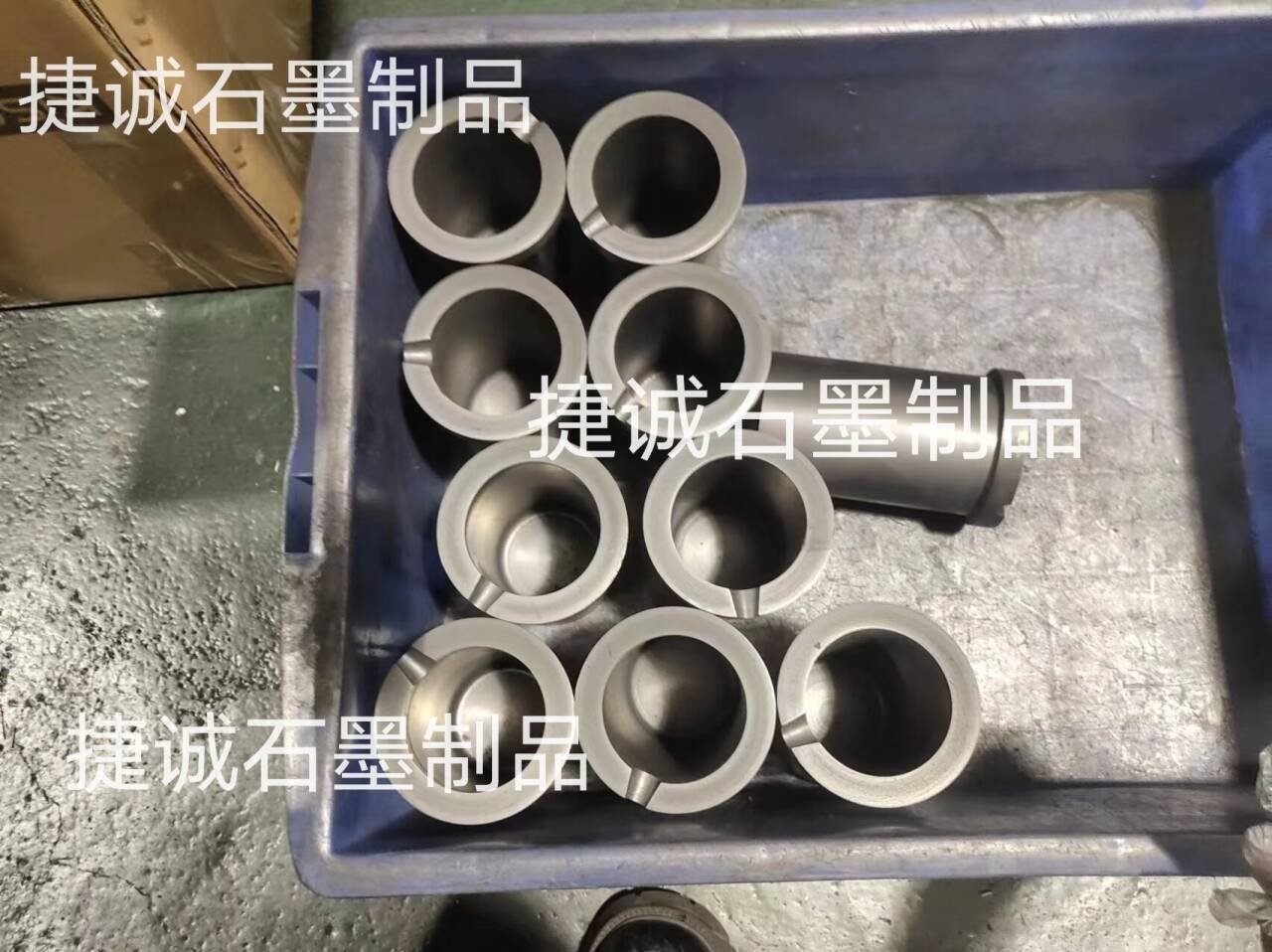 石墨單環(huán)坩堝，高純石墨坩堝，石墨坩堝，石墨匣缽坩堝，等靜壓石墨坩堝，石墨坩堝加工，石墨坩堝生產(chǎn)廠家
